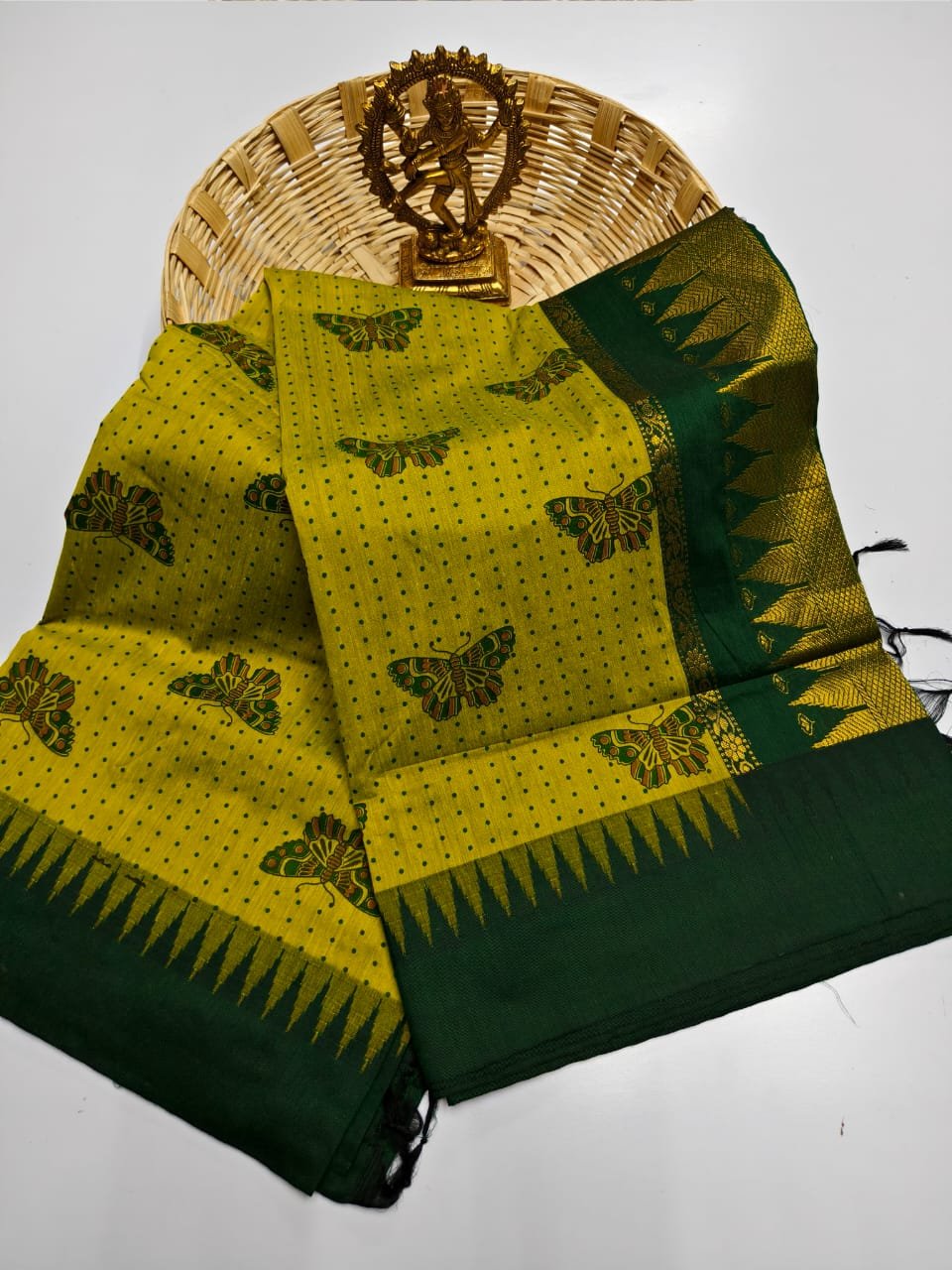 323b93829a36417586774838b5c3e4a1