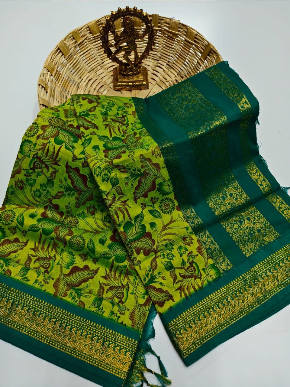 938082f381d84e8dae63261ce632383a