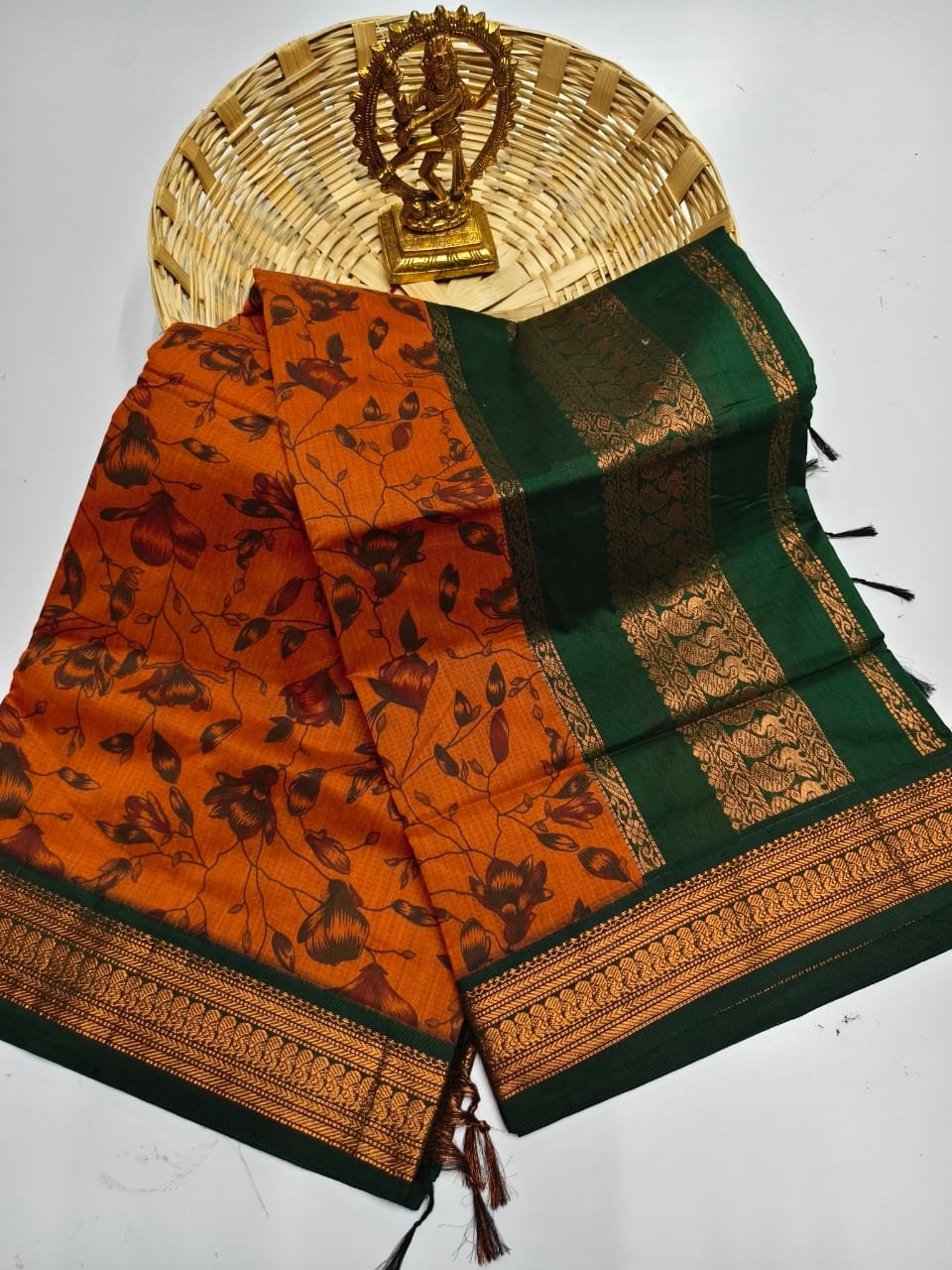 a5db5c931bad4fcb8ad63a0a08a82348