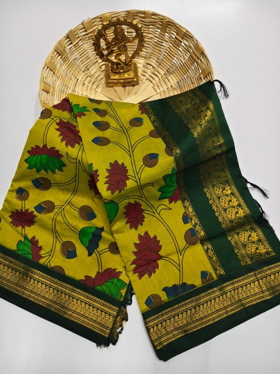 b5700b3ae7a34e01b821fb1ff66aff13